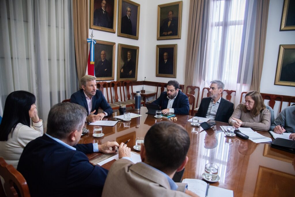 FRIGERIO ENCABEZO UNA REUNION DE GABINETE PARA COORDINAR ACCIONES PREVENTIVAS ANTE EL FENOMENO DE EL NIÑO